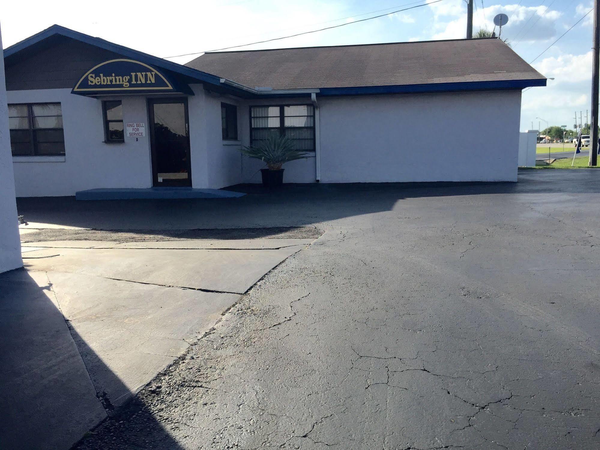 Sebring Inn Exterior foto